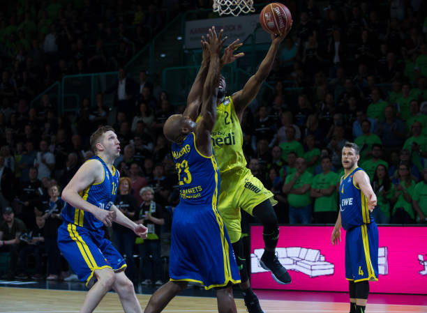 都可能在短 都可能在短