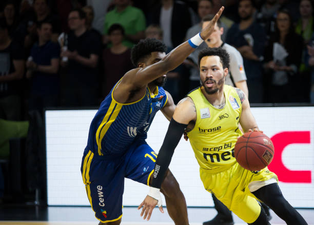 并帮助曼城 并帮助曼城