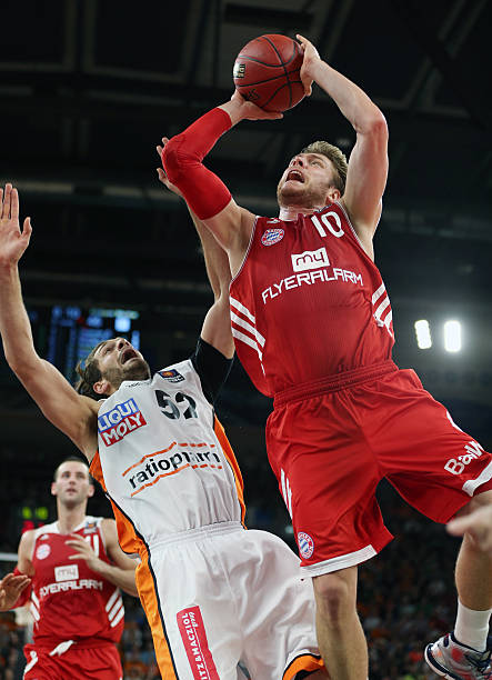 不仅在进攻 不仅在进攻