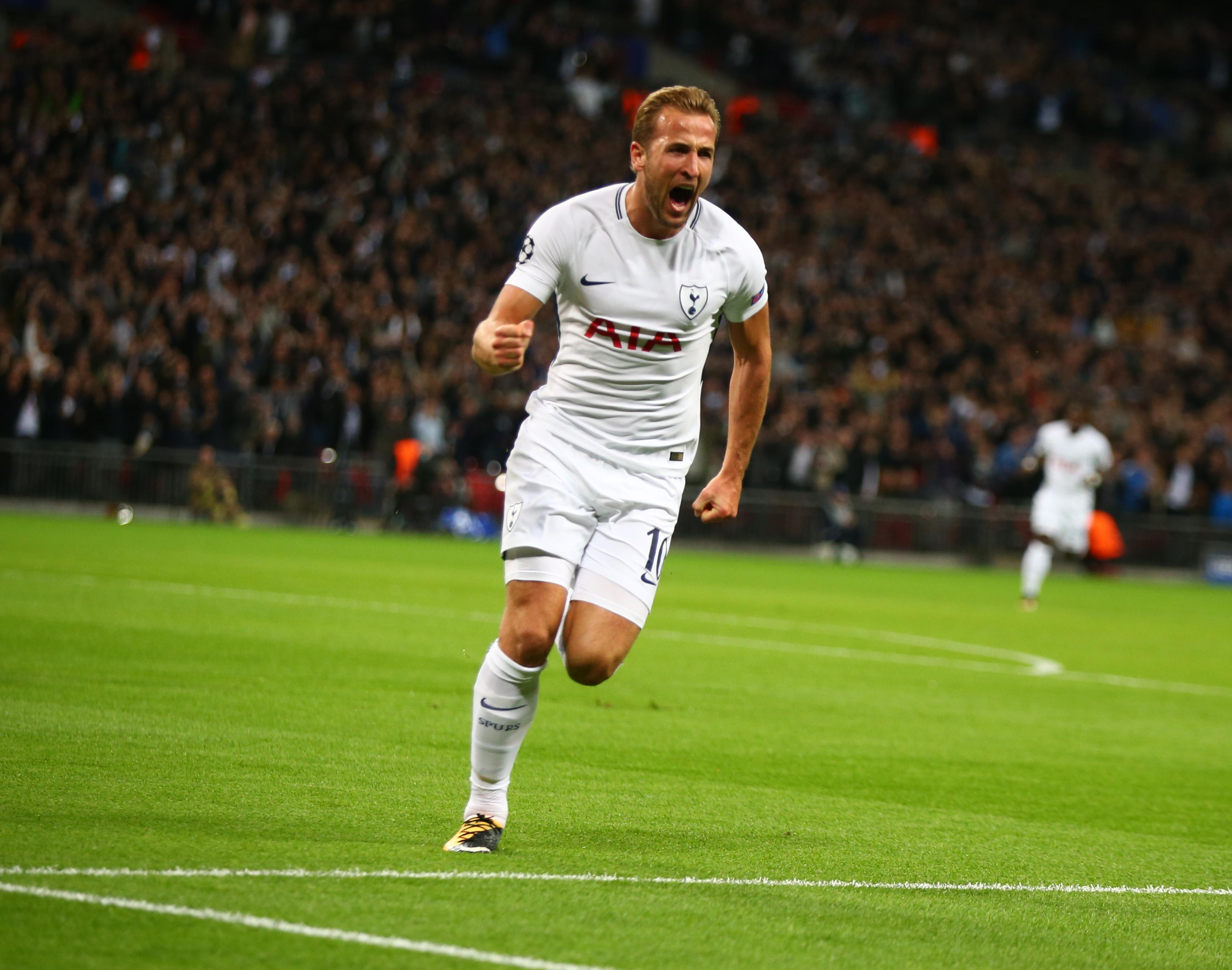 队防线面临 队防线面临