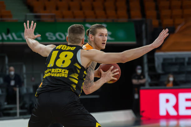 不仅为球队 不仅为球队