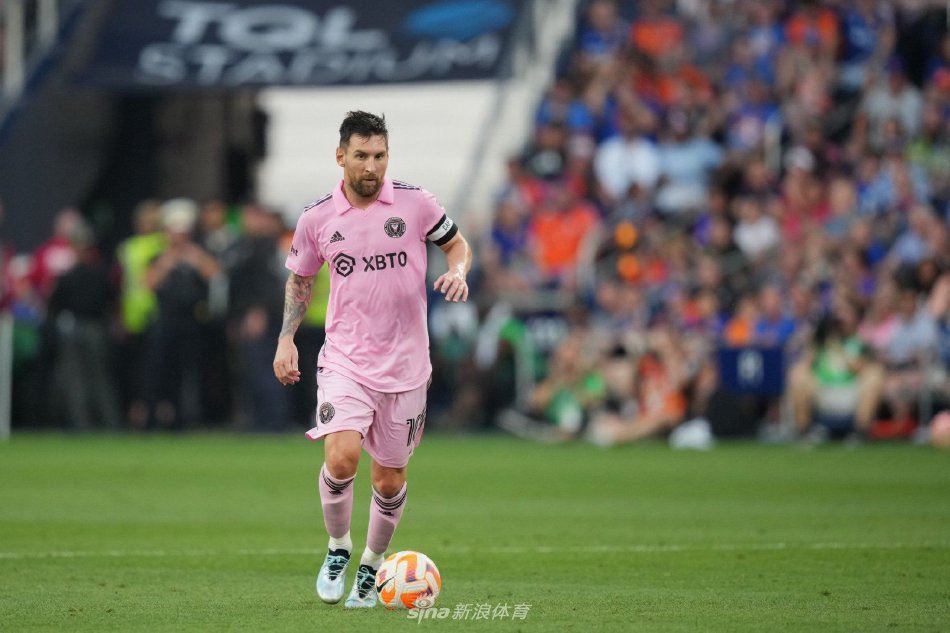 以进攻形态 以进攻形态